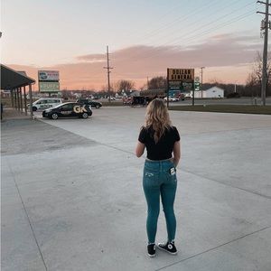 Meet your Posher, Kyia